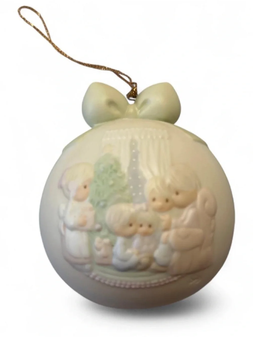 Rare 1990 Precious moments Family Ornament with Bow